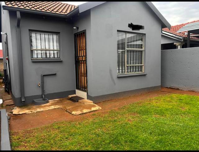 2 BEDROOM HOUSE FOR SALE IN FLEURHOF